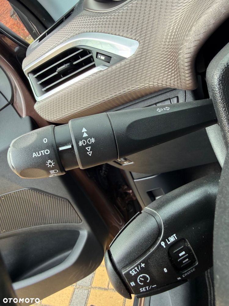 Peugeot 2008 e-HDi FAP 92 STOP & START Allure - 23