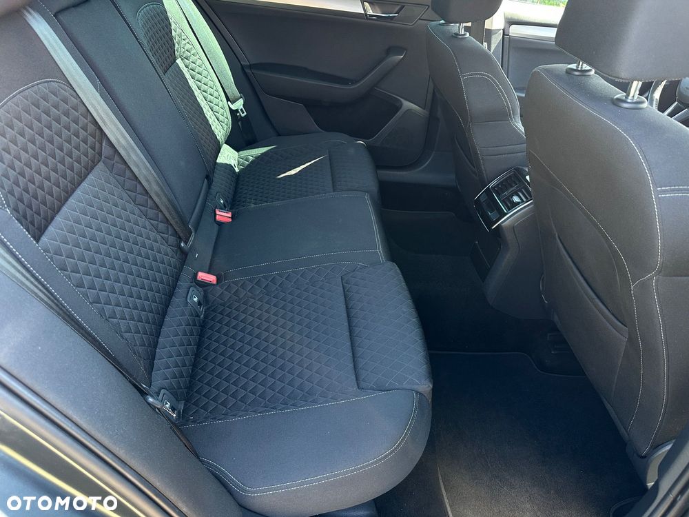 Skoda Superb 2.0 TDI DSG Ambition - 9