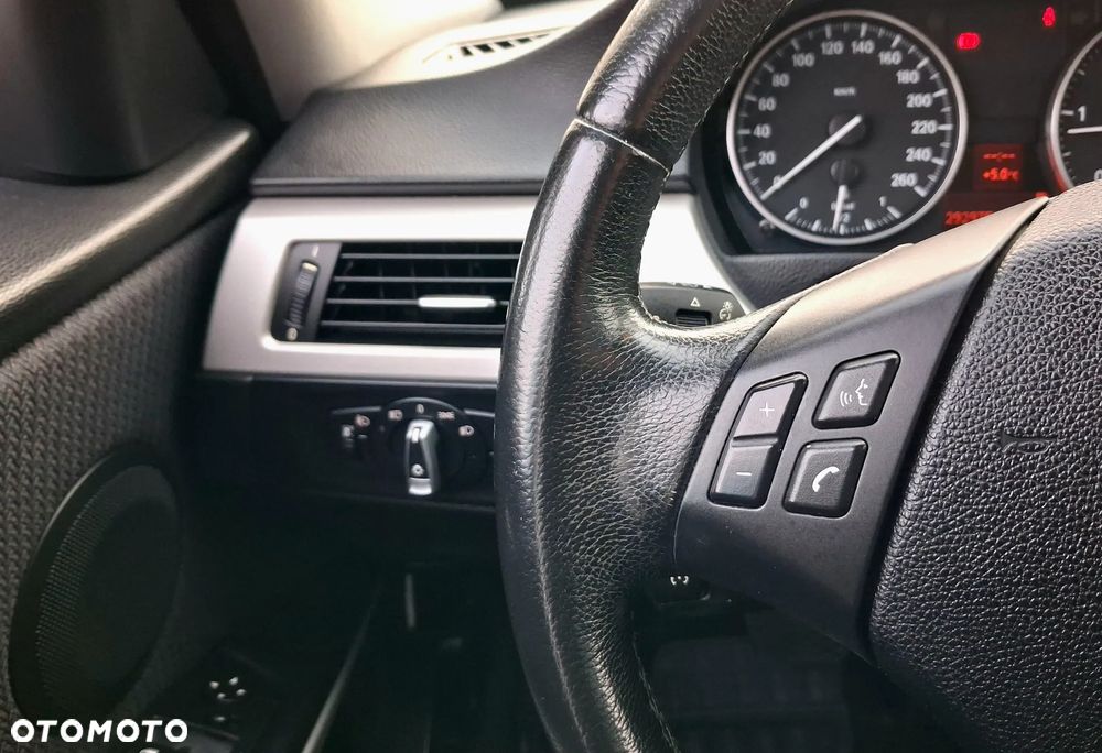 BMW Seria 3 - 27
