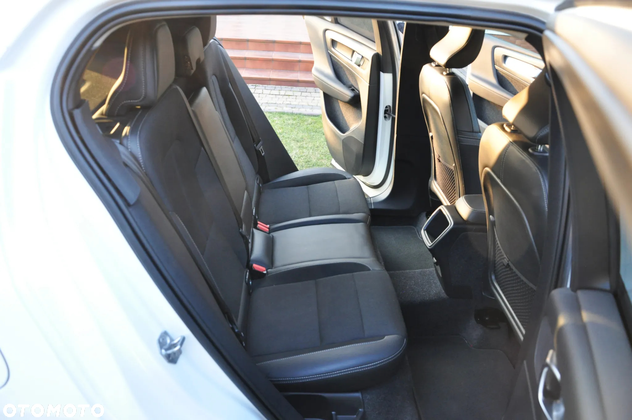 Volvo XC 40 D3 AWD Momentum Pro - 33
