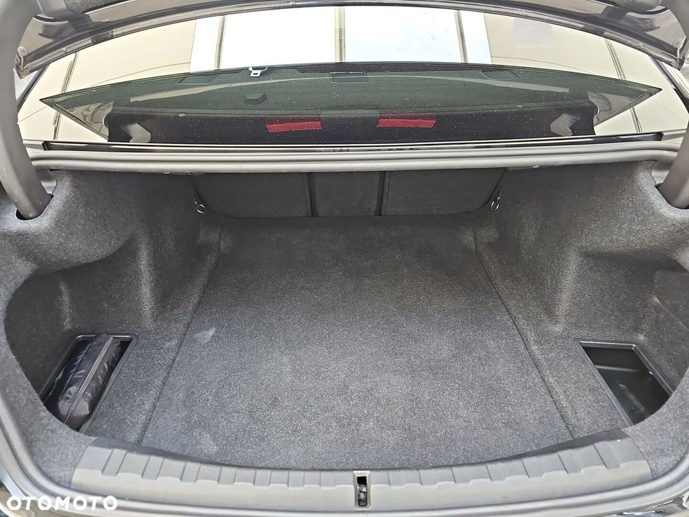 BMW Seria 3 330i xDrive Advantage - 21