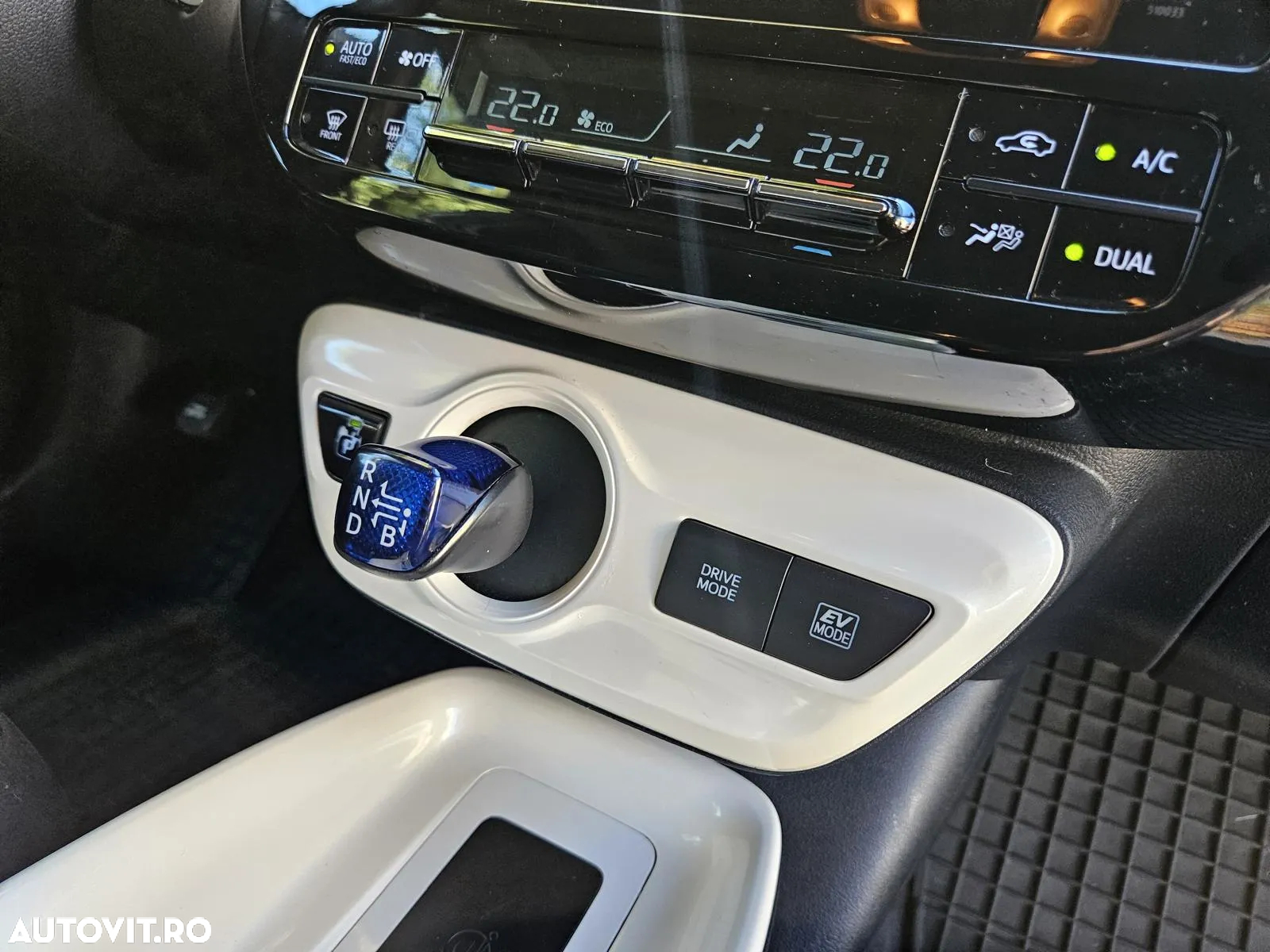 Toyota Prius - 15