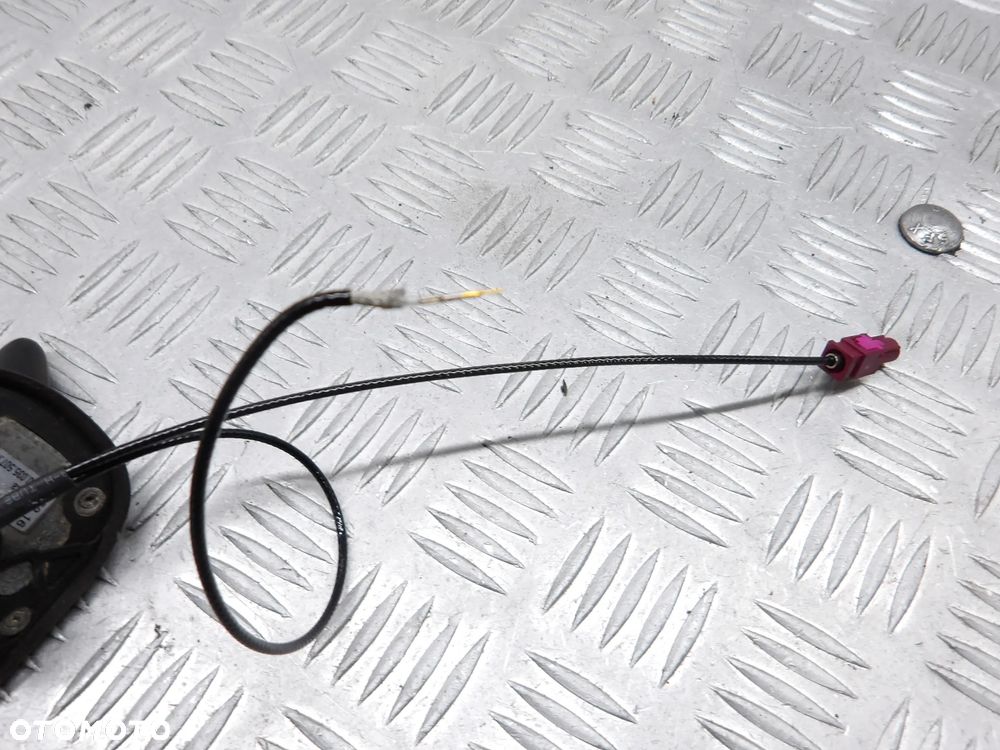 VW PASSAT B6 KOMBI 1.6TDI 2009r. ANTENA DACHOWA 3C0035507N - 4