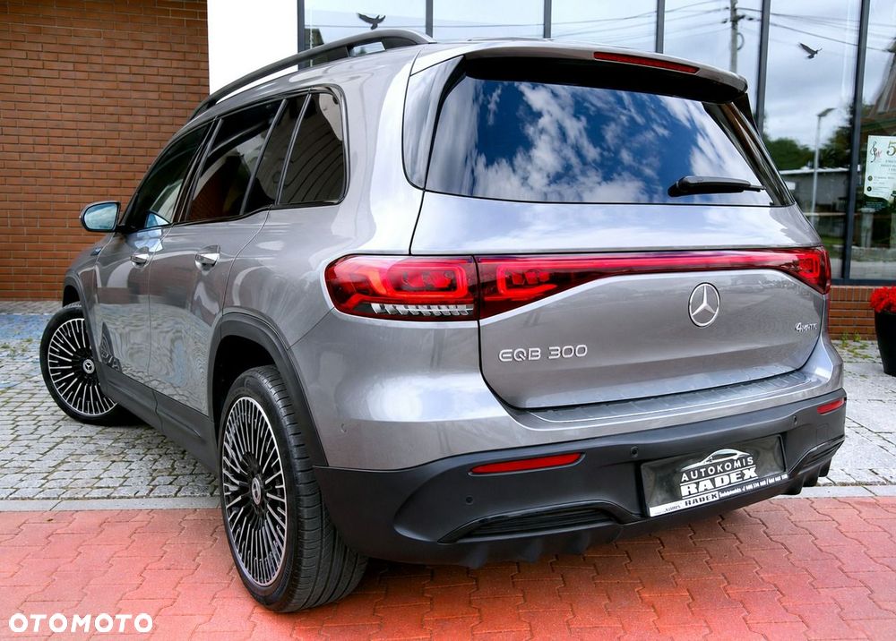Mercedes-Benz EQB - 9
