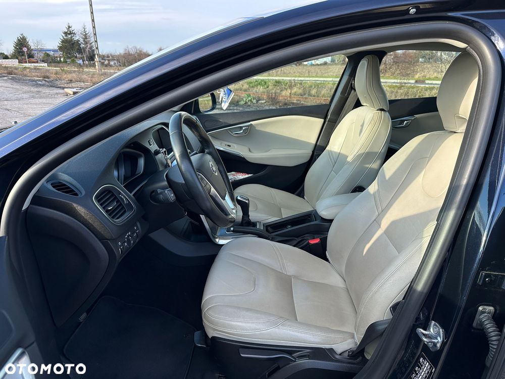Volvo V40 D2 Momentum - 14