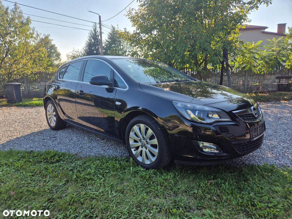 Opel Astra 1.6 Turbo Cosmo - 13