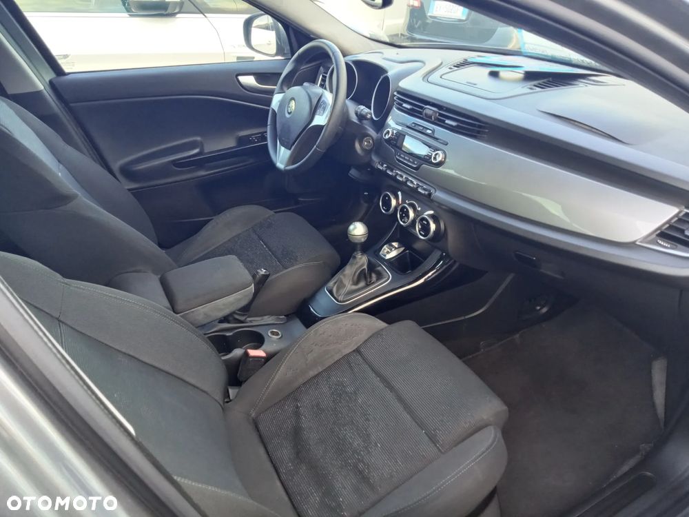 Alfa Romeo Giulietta 1.6 JTDM 16V Veloce - 8