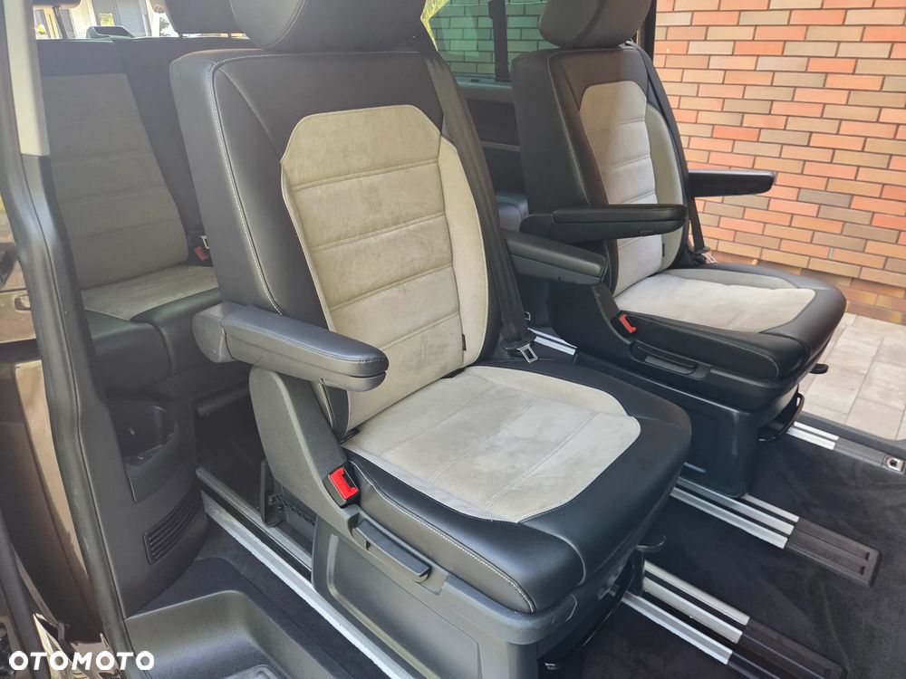 Volkswagen Multivan - 24