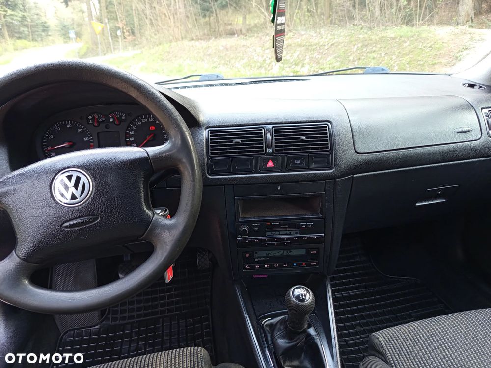 Volkswagen Golf 1.6 - 13