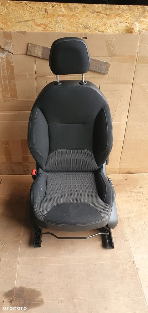 Fotel kierowcy lewy przód przedni Citroen C3 II - 1