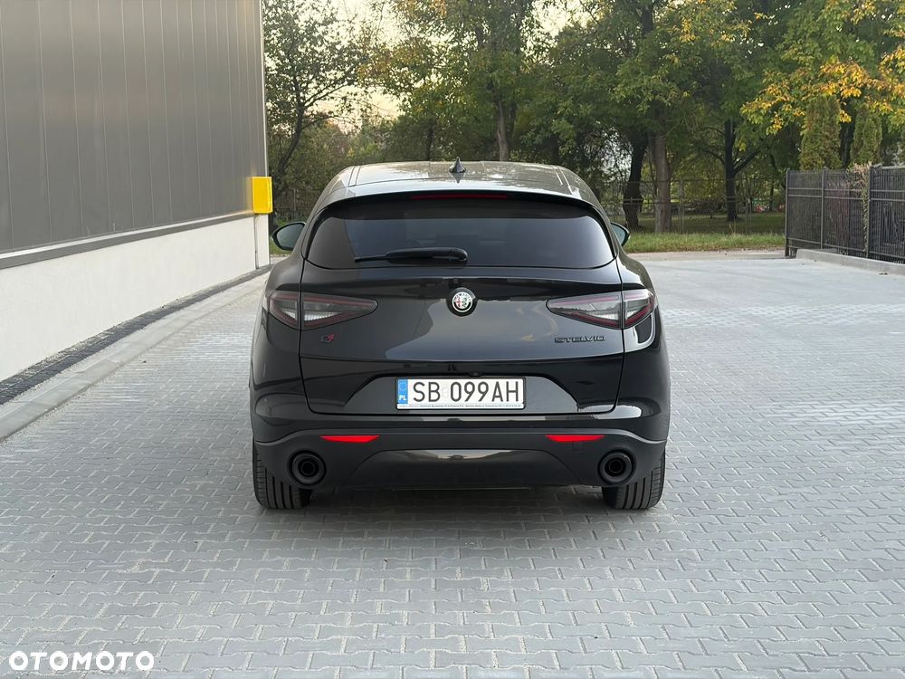 Alfa Romeo Stelvio - 4