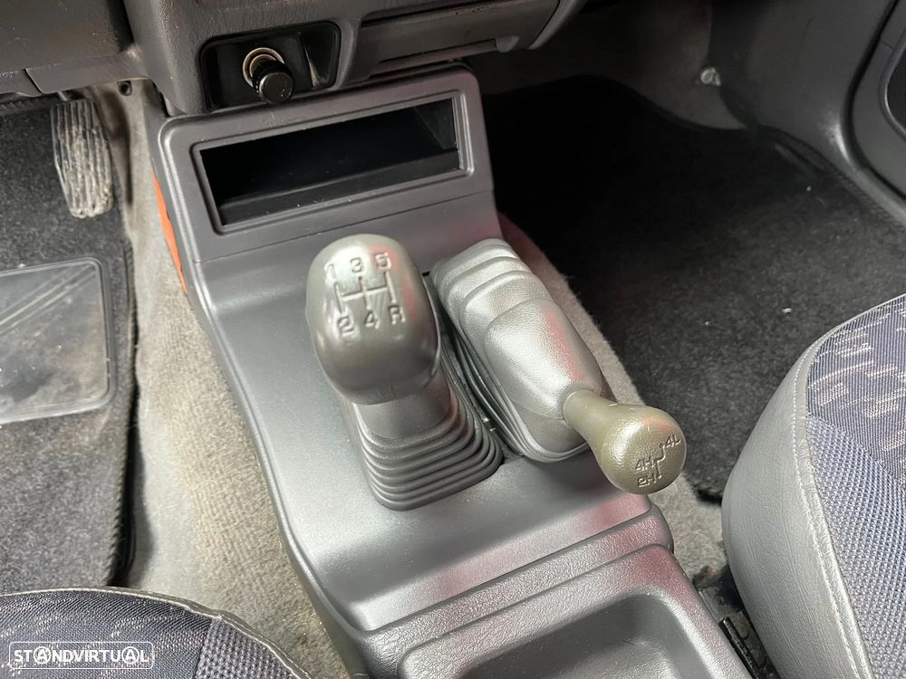 Mitsubishi L200 - 23