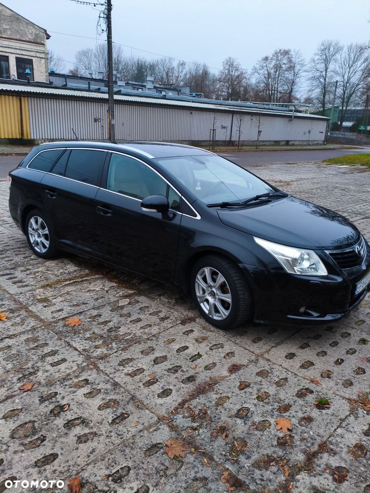 Toyota Avensis 2.0 Premium EU5 - 9