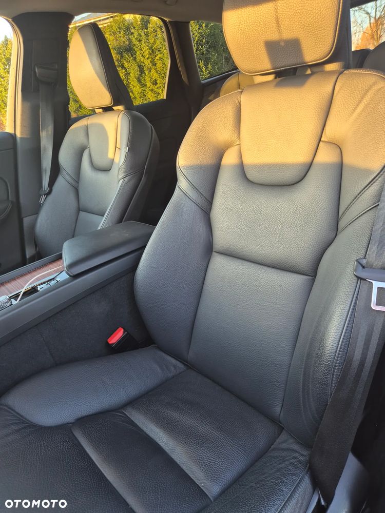 Volvo XC 60 B5 B AWD Plus Dark - 9