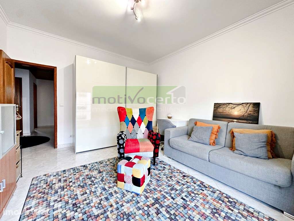 T2 Luminoso no Cacém com Varanda. Perto da Escola Secundária Gama B... - Grande imagem: 2/20