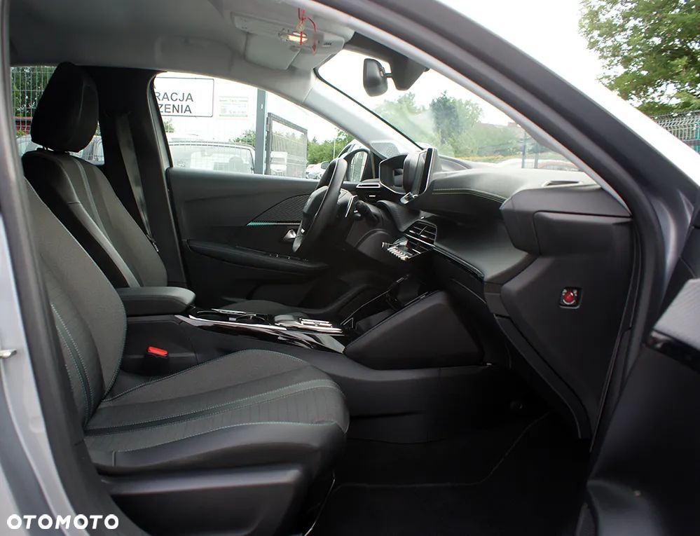 Peugeot 208 1.2 PureTech Allure S&S EAT8 - 9