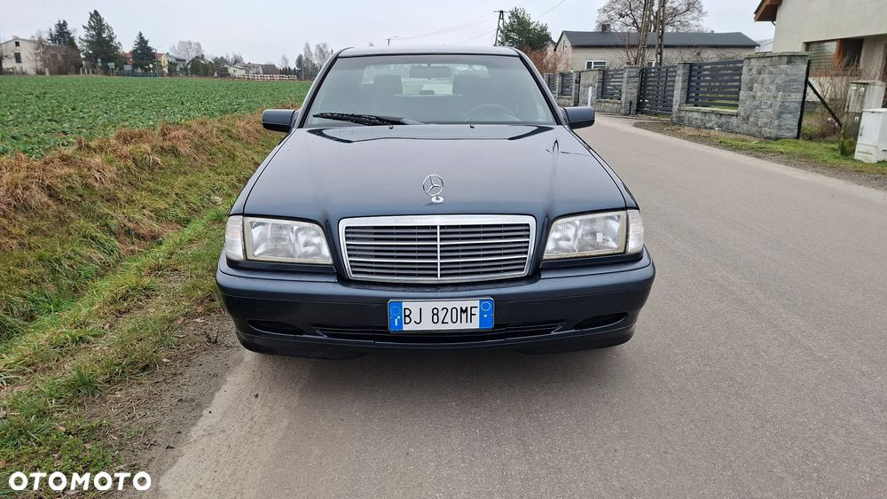 Mercedes-Benz Klasa C 180 Classic - 15