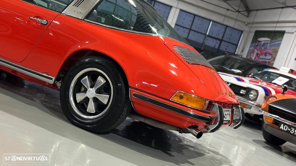 Porsche 911 Série F - 11