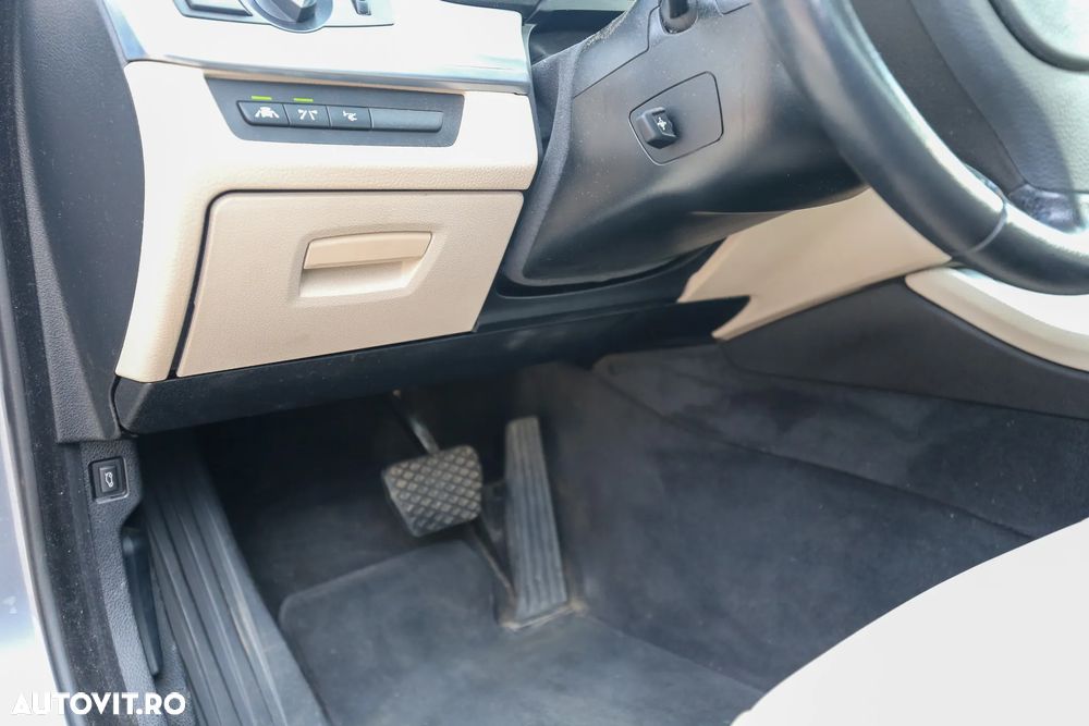 BMW Seria 5 525d Aut. - 24