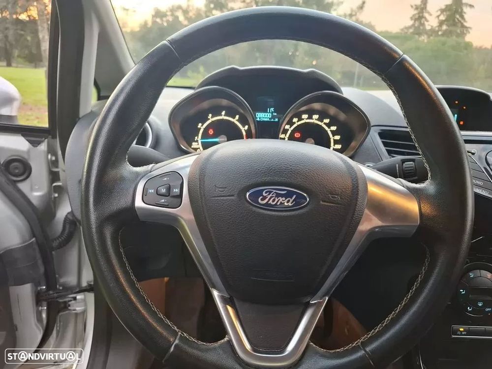 Ford Fiesta 1.0 Ti-VCT Titanium - 36