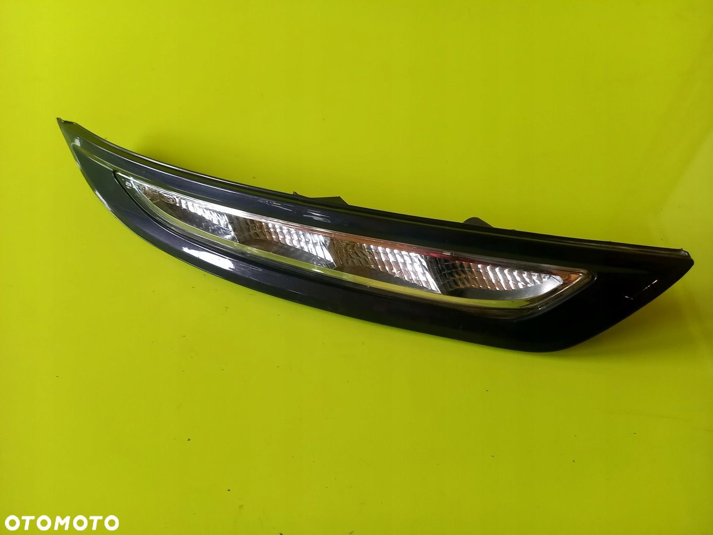 LAMPA RAMKA HALOGEN LED DRL PRAWY PRZÓD PP LAKIER E0 FORD KUGA MK1 12R - 1