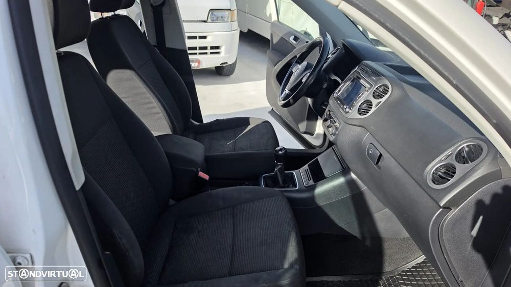 VW Tiguan 2.0 TDi Sport BlueMotion - 18