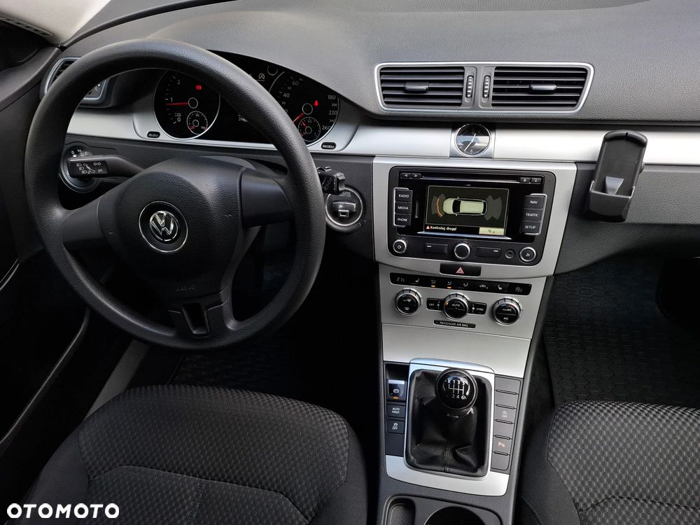 Volkswagen Passat 2.0 TDI Comfortline - 9
