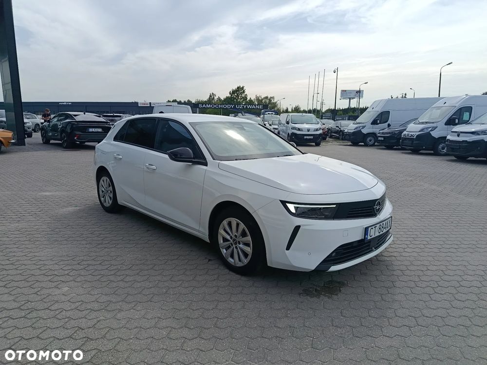 Opel Astra 1.2 T Business Edition S&S - 4