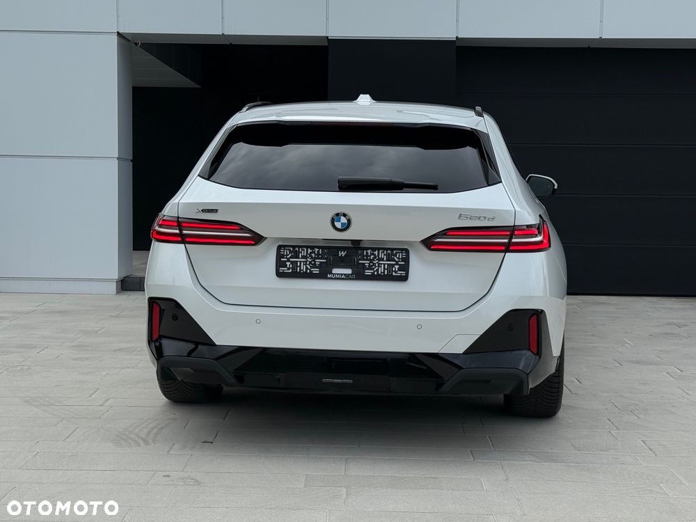 BMW Seria 5 520d xDrive Touring - 34