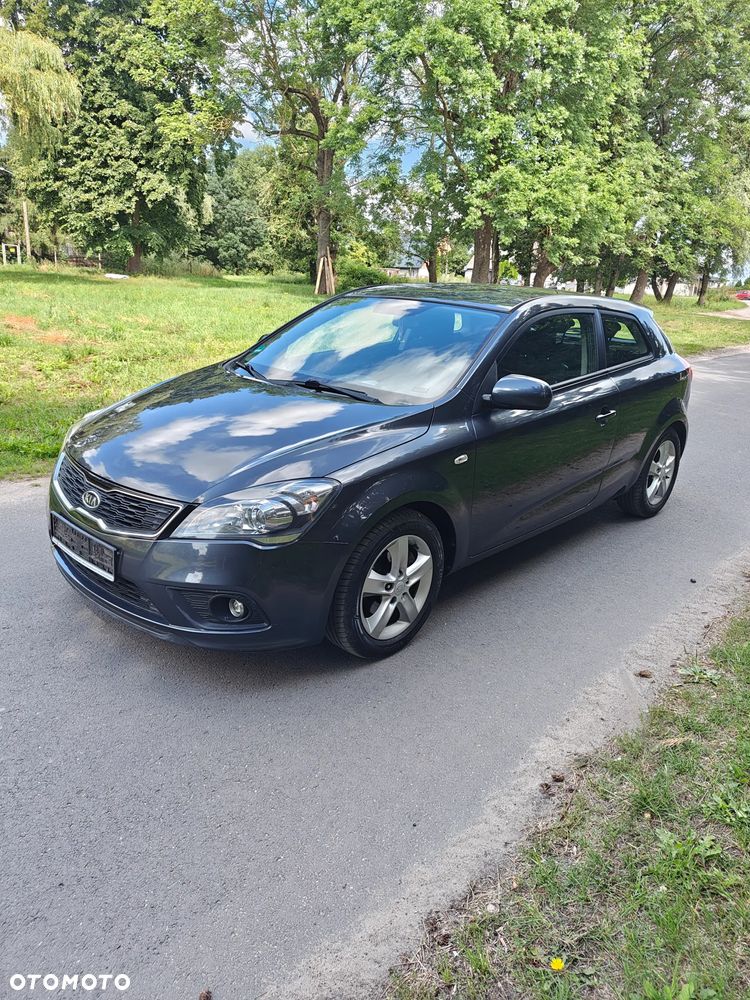 Kia Ceed 1.6 L - 2