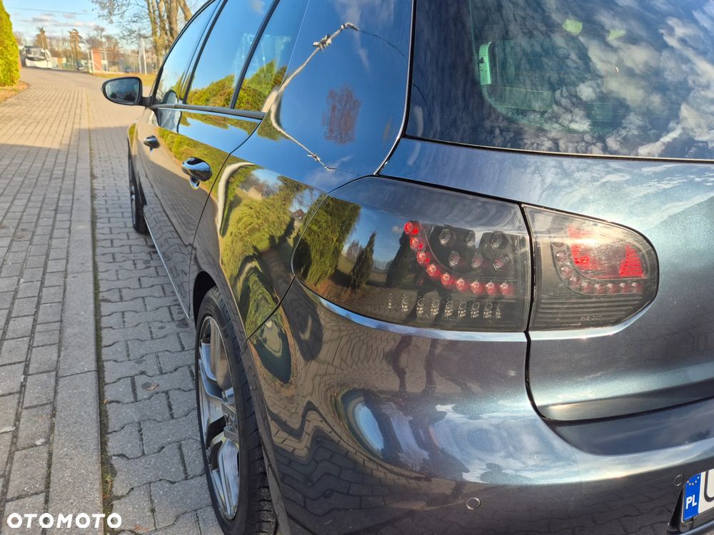 Volkswagen Golf 1.6 TDI Highline - 12