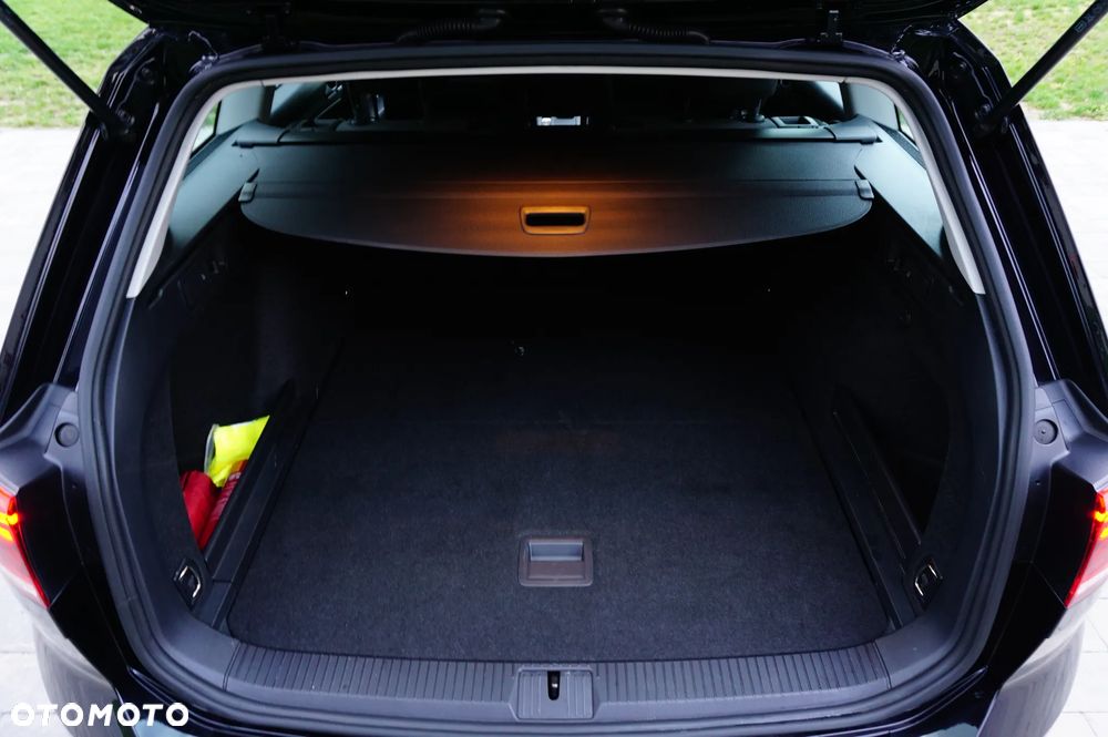 Volkswagen Passat Variant 1.5 TSI EVO Business - 20