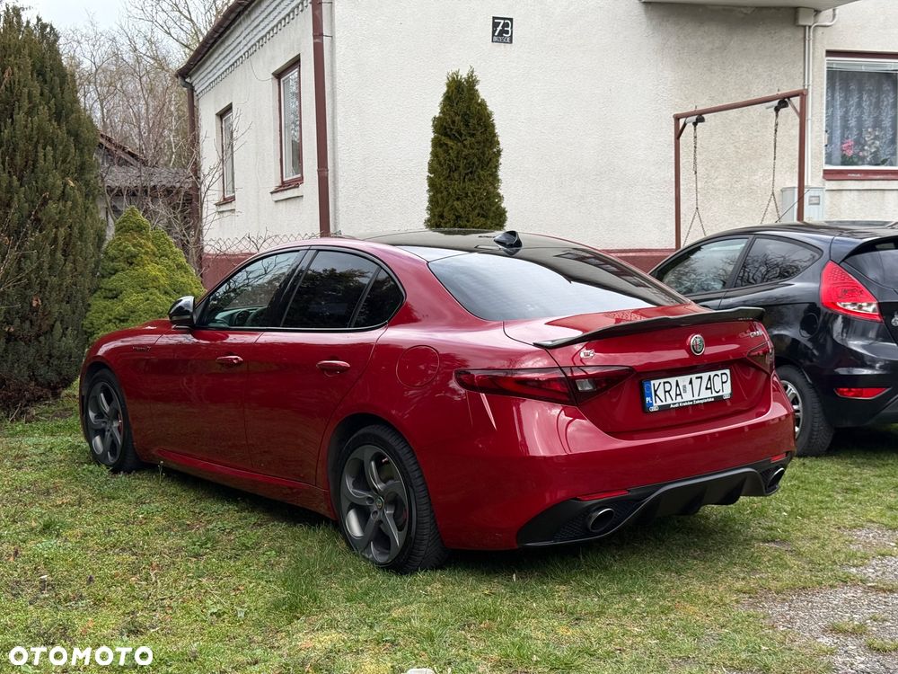 Alfa Romeo Giulia 2.0 Turbo 16V AT8-Q4 Veloce Ti - 12