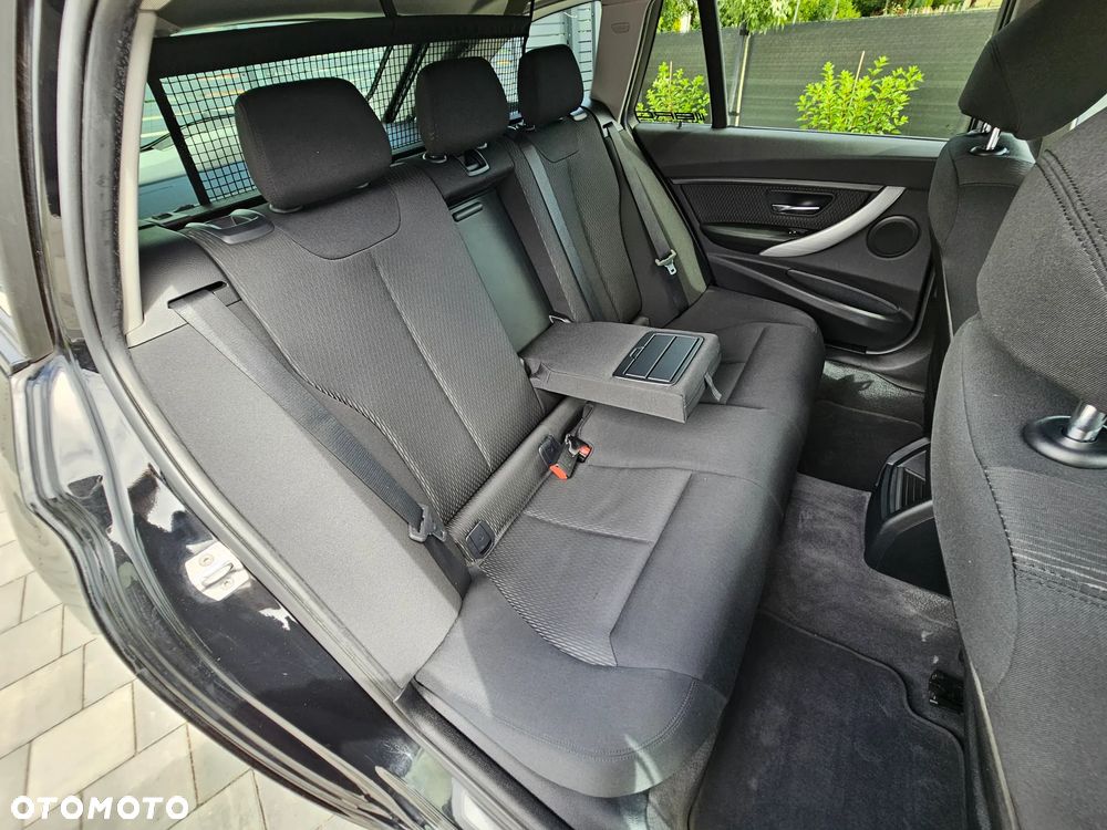 BMW Seria 3 320d Efficient Dynamics Edition Blue Perf Luxury Line - 36