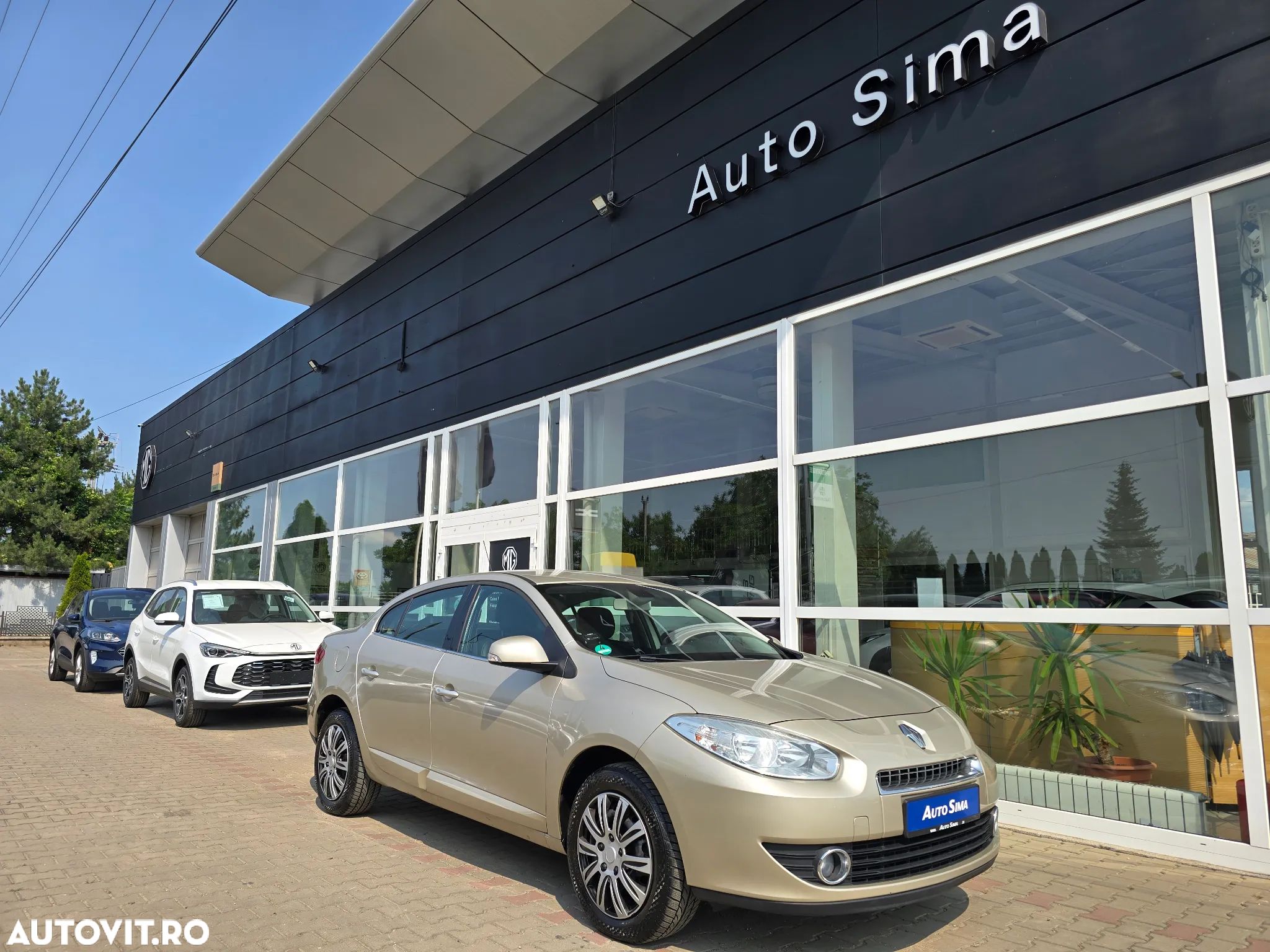 Renault Fluence 1.6 16V 110 Dynamique - 1