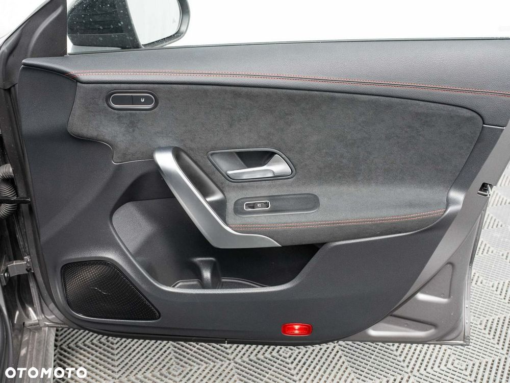 Mercedes-Benz CLA - 26