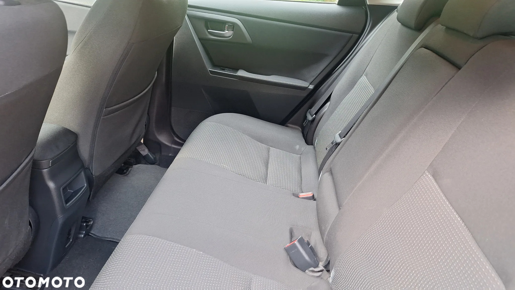 Toyota Auris 1.8 VVT-i Hybrid Automatik Edition - 15