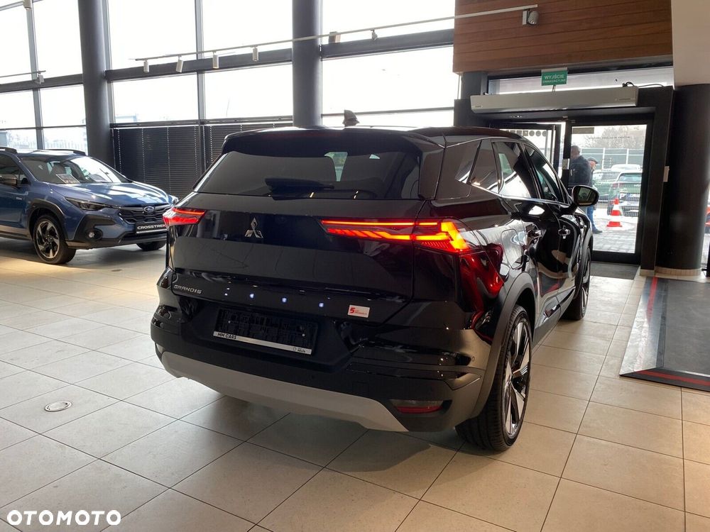 Mitsubishi Grandis - 7