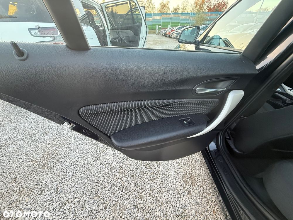 BMW Seria 1 116i - 29