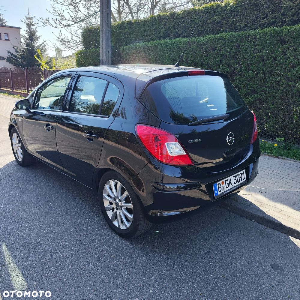 Opel Corsa 1.2 16V Color Edition - 4