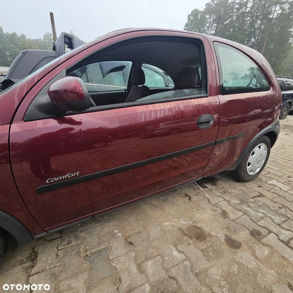 OPEL CORSA - 3 drzwi 1,0 B - pojazd na części: maska, zderzak, drzwi, szyby, lusterka, chłodnica ... - 4