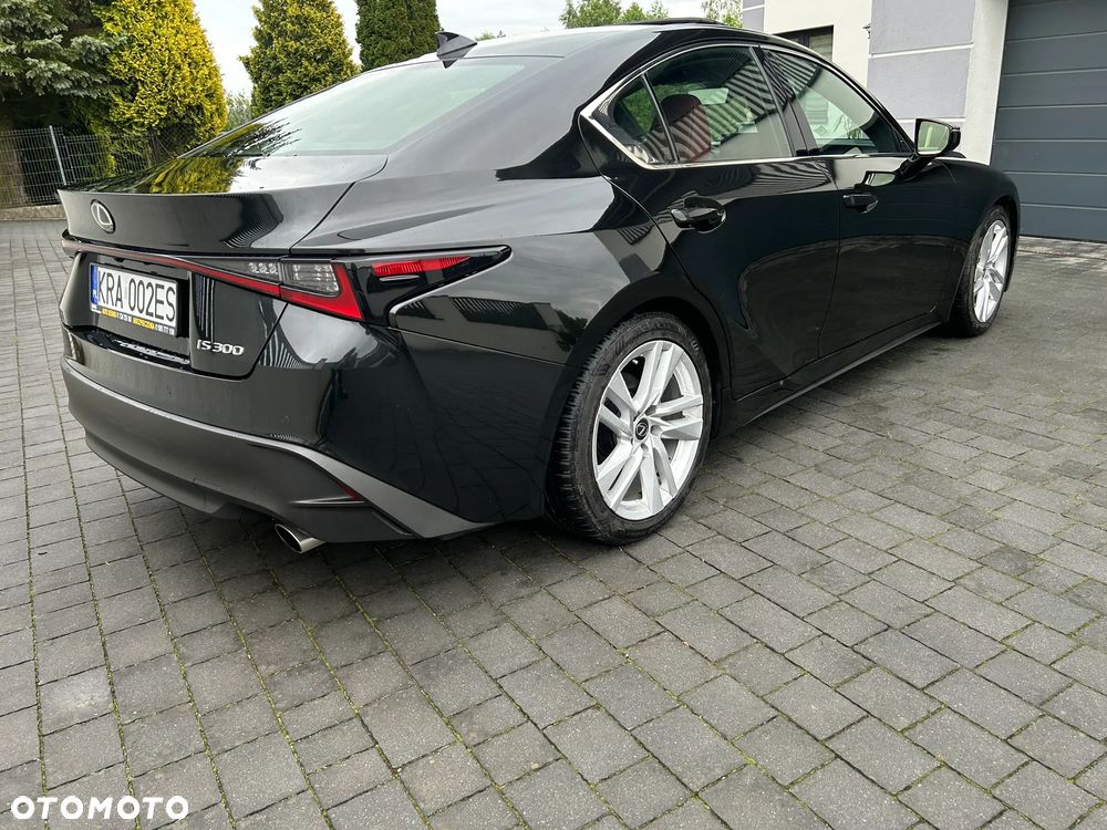 Lexus IS - 10