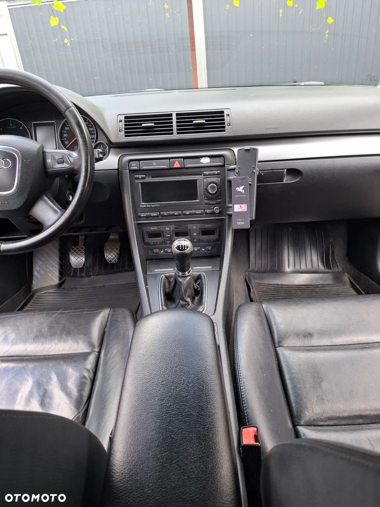 Audi A4 Avant 2.0 TDI DPF - 13