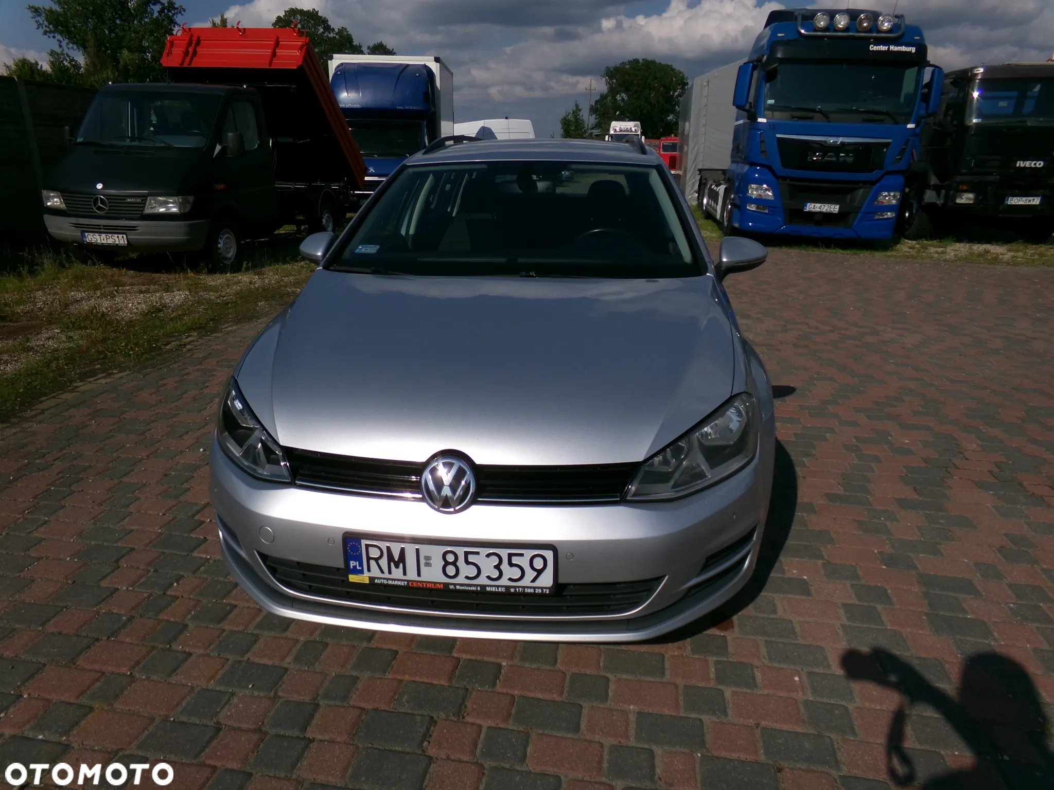 Volkswagen Golf - 2
