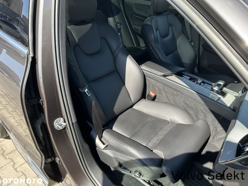 Volvo XC 60 - 25