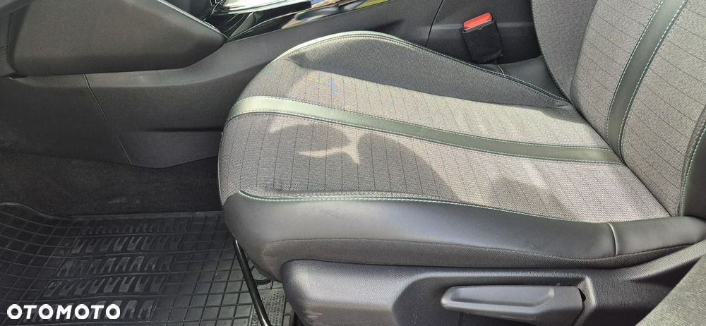 Peugeot 208 1.2 PureTech Allure Pack S&S EAT8 - 12