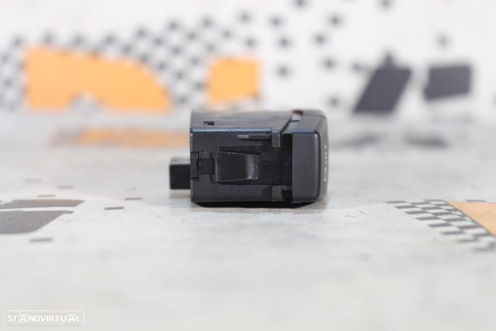 Botão De 4 Piscas Bmw 1 (E87)  61319196712 / 9196712 / E81 E82 E87 E88 - 4