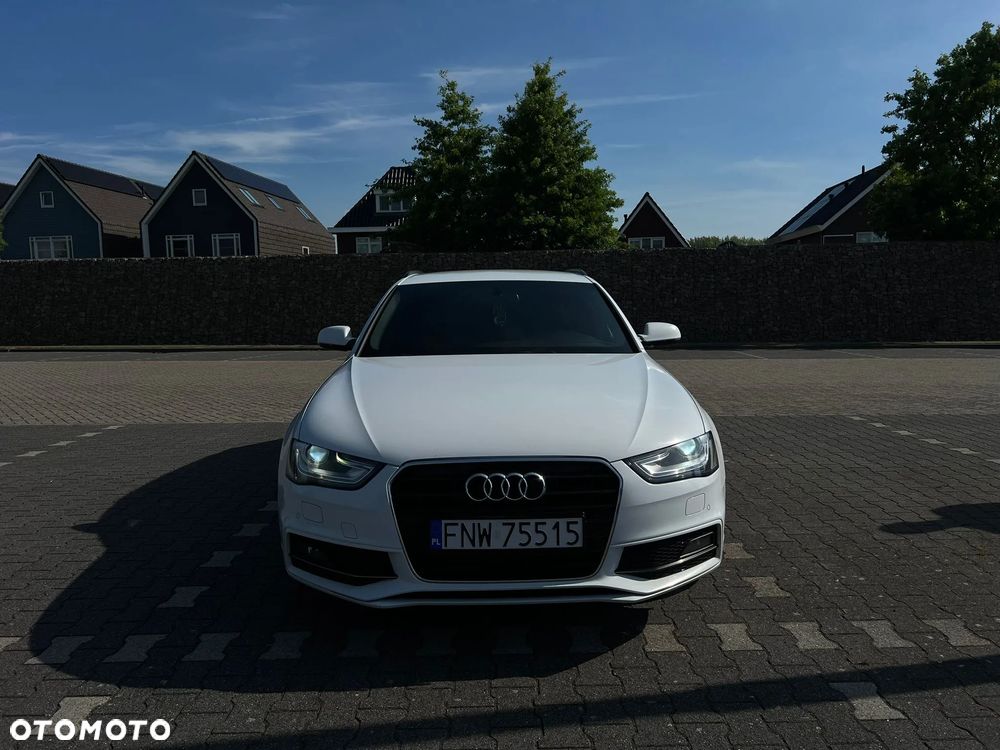 Audi A4 Avant 2.0 TDI DPF multitronic S line Sportpaket - 13