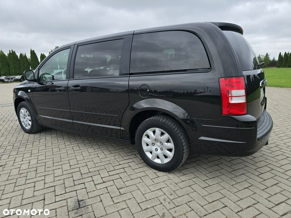 Chrysler Town & Country - 9