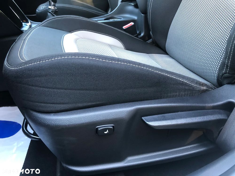 Kia Ceed 1.6 CRDi 128 Dream Team Edition - 26